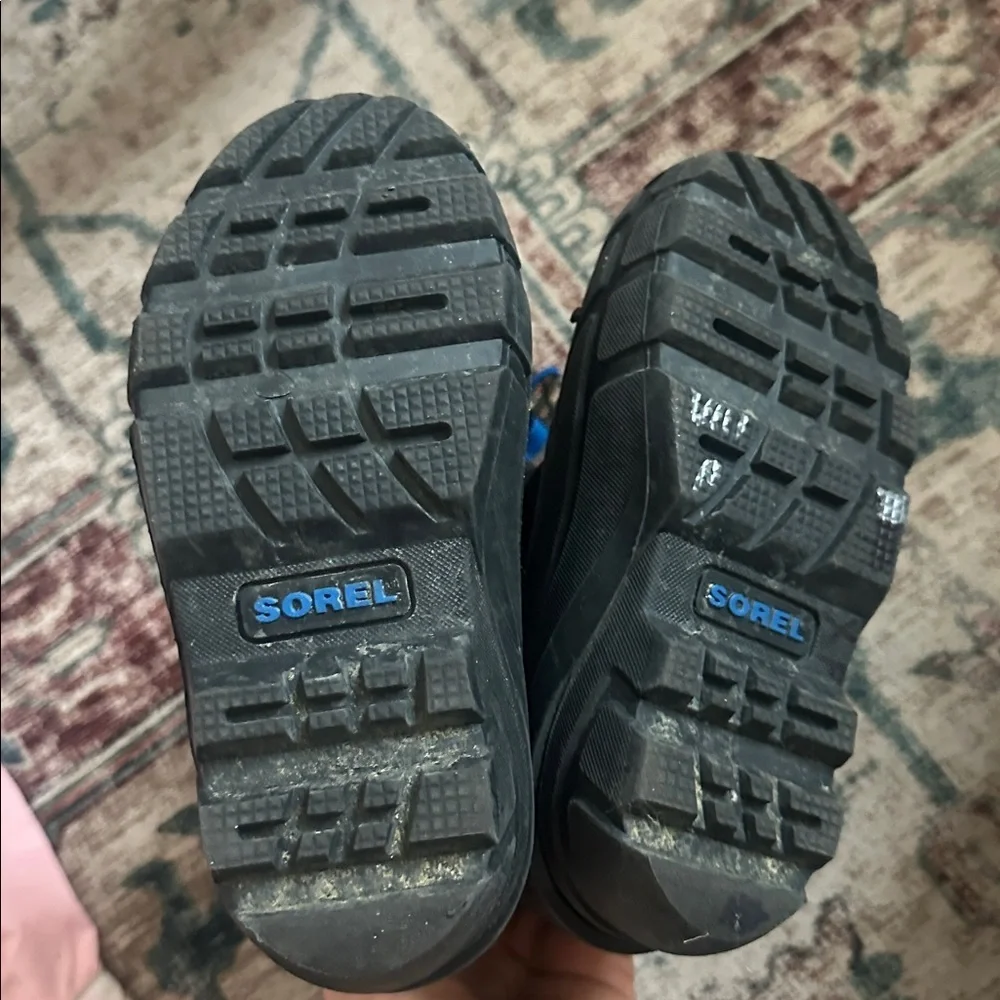 Sorel youth flurry™